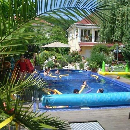 Holiday Vendeghaz Es Szabadidokert Jardanhaza المظهر الخارجي الصورة