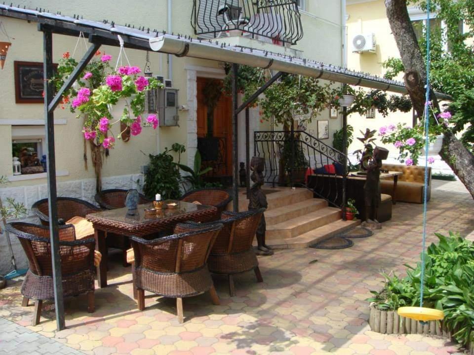 Holiday Vendeghaz Es Szabadidokert Jardanhaza المظهر الخارجي الصورة