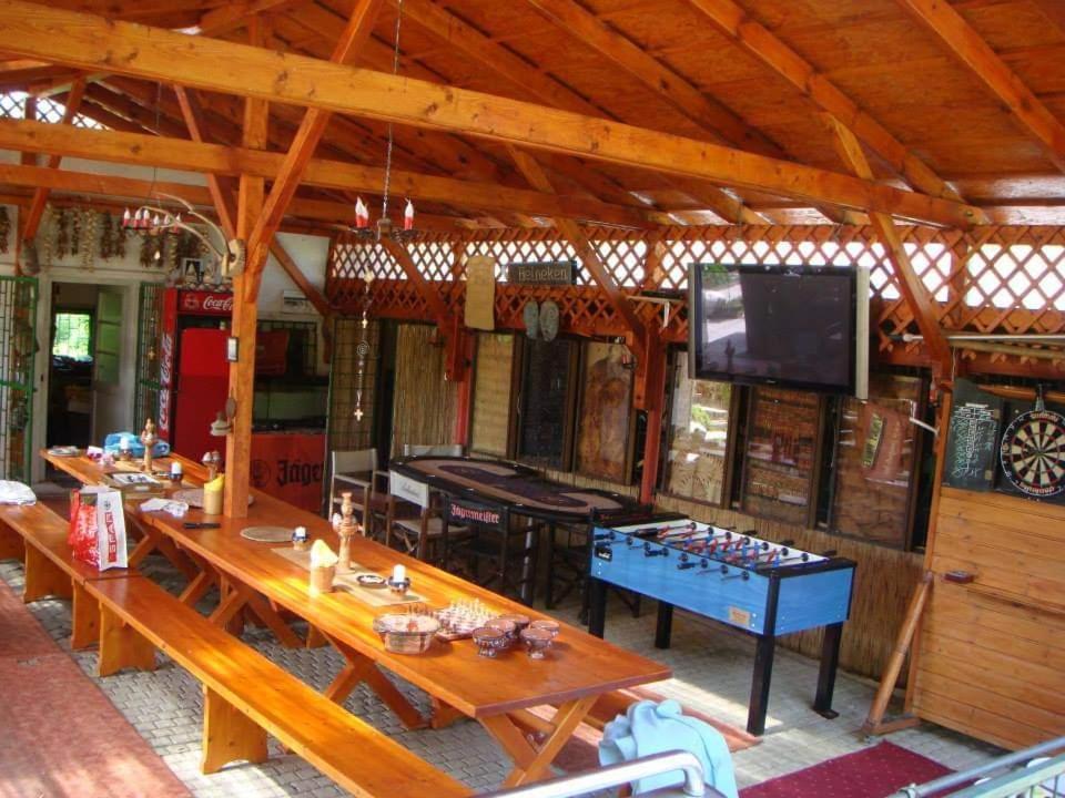 Holiday Vendeghaz Es Szabadidokert Jardanhaza المظهر الخارجي الصورة